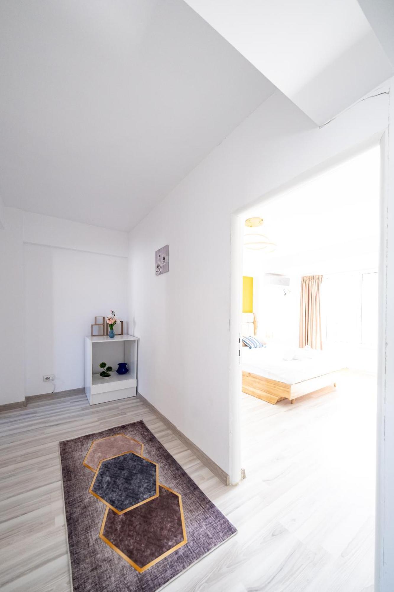 Ultracentral Calea Victoriei Old 3br * Bucarest